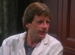 Секс в дурдоме с лилипуткой